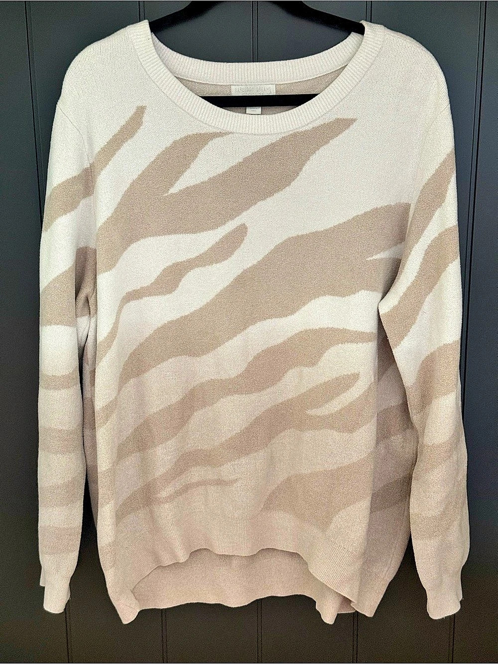 🐅 Barefoot Dreams CozyChic Seaside Zebra Crewneck Sweater Cream & Brown Size 1X